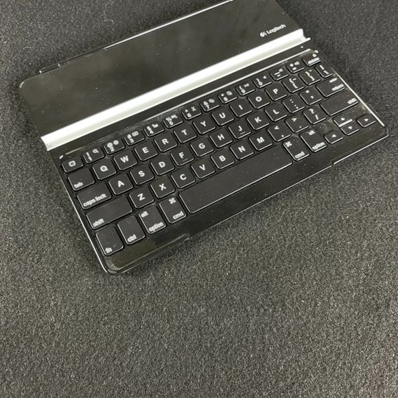 Logitech Universal Folio Keyboard for Apple iPad - Graphite New - Picture 1 of 7